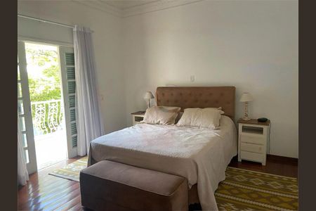 Casa à venda com 4 quartos, 400m² em Alphaville, Santana de Parnaíba