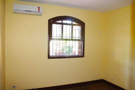 Casa à venda com 200m², 3 quartos e 2 vagas