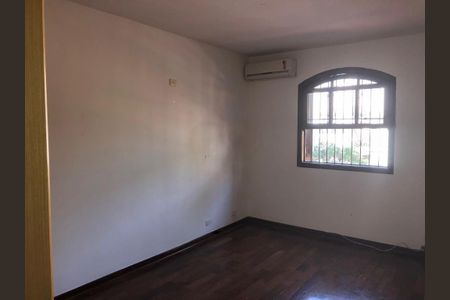 Casa à venda com 200m², 3 quartos e 2 vagas