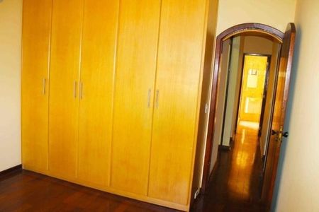 Casa à venda com 200m², 3 quartos e 2 vagas