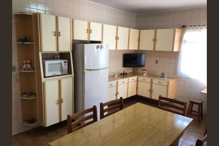 Casa à venda com 213m², 6 quartos e 2 vagas