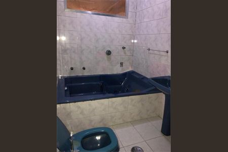 Casa à venda com 213m², 6 quartos e 2 vagas