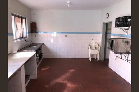 Casa à venda com 213m², 6 quartos e 2 vagas