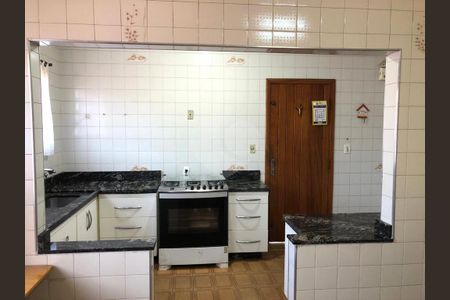 Casa à venda com 213m², 6 quartos e 2 vagas