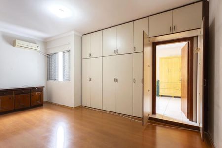 Casa à venda com 170m², 4 quartos e 4 vagas