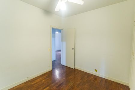 Apartamento à venda com 245m², 4 quartos e 2 vagas Apartamento à venda com 245m², 4 quartos e 2 vagasQuarto 2