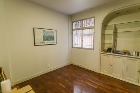 Apartamento à venda com 245m², 4 quartos e 2 vagas Apartamento à venda com 245m², 4 quartos e 2 vagasSala 2