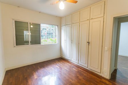 Apartamento à venda com 245m², 4 quartos e 2 vagas Apartamento à venda com 245m², 4 quartos e 2 vagasSuíte