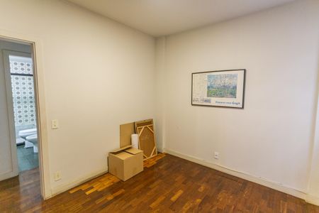 Apartamento à venda com 245m², 4 quartos e 2 vagas Apartamento à venda com 245m², 4 quartos e 2 vagasSala 2