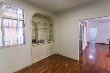 Apartamento à venda com 245m², 4 quartos e 2 vagas Apartamento à venda com 245m², 4 quartos e 2 vagasSala 2