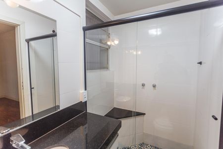 Apartamento à venda com 245m², 4 quartos e 2 vagas Apartamento à venda com 245m², 4 quartos e 2 vagasBanheiro da Suíte