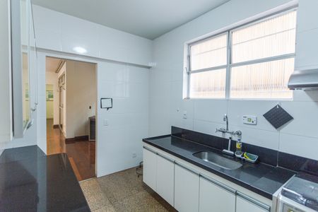 Apartamento à venda com 245m², 4 quartos e 2 vagas Apartamento à venda com 245m², 4 quartos e 2 vagasCozinha