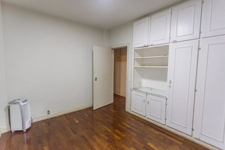 Apartamento à venda com 245m², 4 quartos e 2 vagas Apartamento à venda com 245m², 4 quartos e 2 vagasQuarto 1