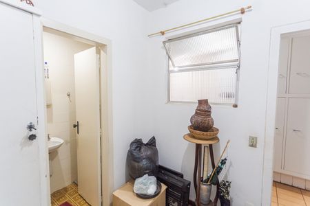 Apartamento à venda com 245m², 4 quartos e 2 vagas Apartamento à venda com 245m², 4 quartos e 2 vagasQuarto de Serviço