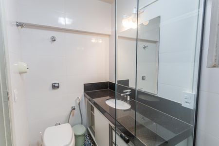 Apartamento à venda com 245m², 4 quartos e 2 vagas Apartamento à venda com 245m², 4 quartos e 2 vagasBanheiro da Suíte