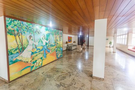 Apartamento à venda com 245m², 4 quartos e 2 vagas Apartamento à venda com 245m², 4 quartos e 2 vagasHall de entrada