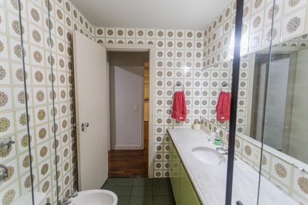 Apartamento à venda com 245m², 4 quartos e 2 vagas Apartamento à venda com 245m², 4 quartos e 2 vagasBanheiro Social