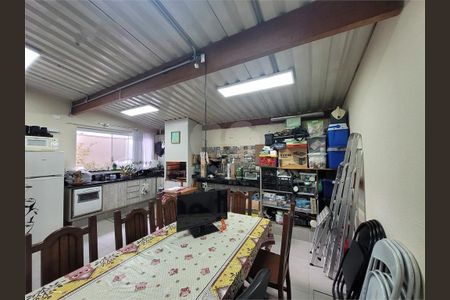 Casa à venda com 108m², 4 quartos e 2 vagas