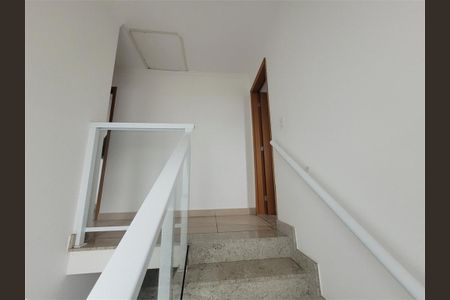 Casa à venda com 108m², 4 quartos e 2 vagas