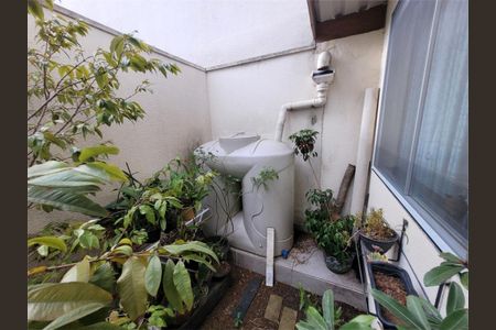 Casa à venda com 108m², 4 quartos e 2 vagas