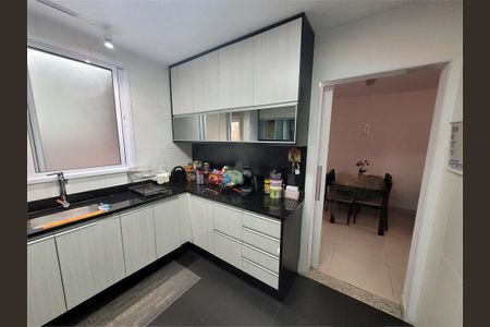 Casa à venda com 108m², 4 quartos e 2 vagas