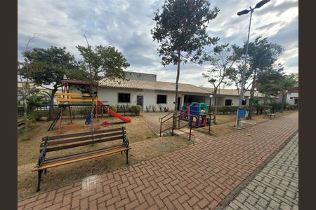 Casa à venda com 108m², 4 quartos e 2 vagas