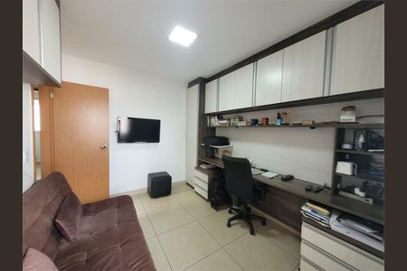 Casa à venda com 108m², 4 quartos e 2 vagas
