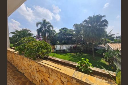 Casa à venda com 295m², 4 quartos e 6 vagas