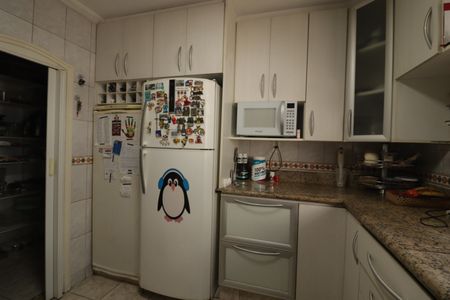 Casa à venda com 359m², 2 quartos e 4 vagasCozinha 