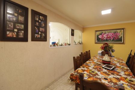 Casa à venda com 359m², 2 quartos e 4 vagasSala