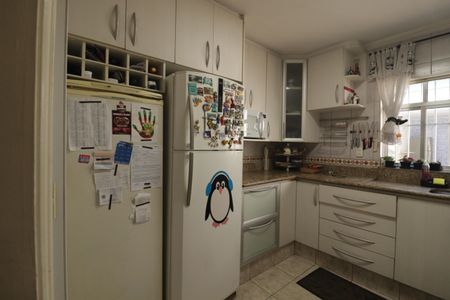 Casa à venda com 359m², 2 quartos e 4 vagasCozinha 