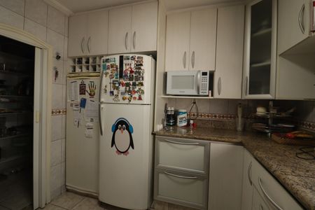 Casa à venda com 359m², 2 quartos e 4 vagasCozinha 