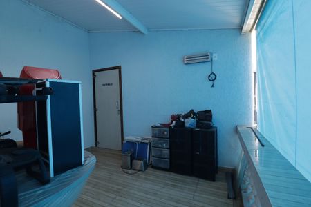 Casa à venda com 359m², 2 quartos e 4 vagasQuintal