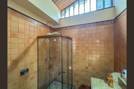 Casa à venda com 678m², 4 quartos e 2 vagas Casa à venda com 678m², 4 quartos e 2 vagasBanheiro
