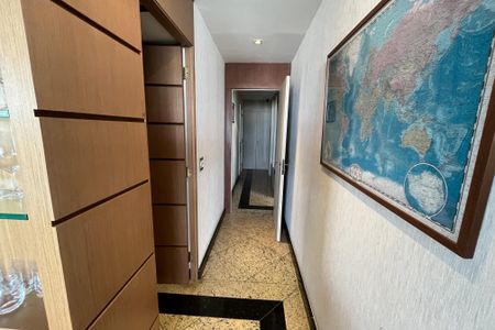 Apartamento à venda com 600m², 4 quartos e 3 vagas Apartamento à venda com 600m², 4 quartos e 3 vagasCorredor
