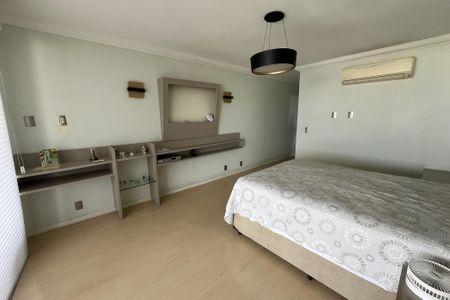 Apartamento à venda com 600m², 4 quartos e 3 vagas Apartamento à venda com 600m², 4 quartos e 3 vagasSuíte 1