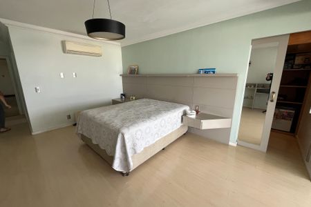 Apartamento à venda com 600m², 4 quartos e 3 vagas Apartamento à venda com 600m², 4 quartos e 3 vagasSuíte 1