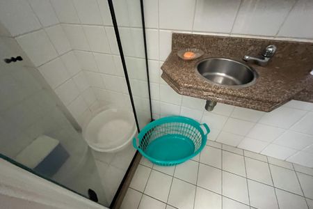 Apartamento à venda com 600m², 4 quartos e 3 vagas Apartamento à venda com 600m², 4 quartos e 3 vagasBanheiro de Serviço