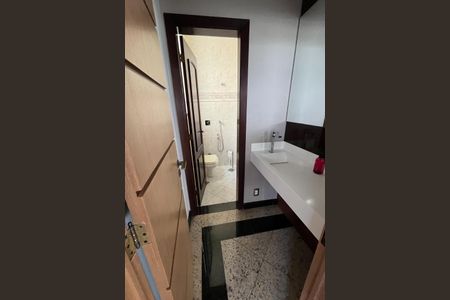 Apartamento à venda com 600m², 4 quartos e 3 vagas Apartamento à venda com 600m², 4 quartos e 3 vagasLavabo