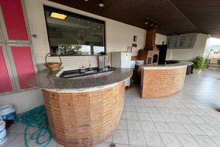 Apartamento à venda com 600m², 4 quartos e 3 vagas Apartamento à venda com 600m², 4 quartos e 3 vagasVaranda gourmet