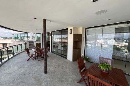 Apartamento à venda com 600m², 4 quartos e 3 vagas Apartamento à venda com 600m², 4 quartos e 3 vagasVaranda gourmet