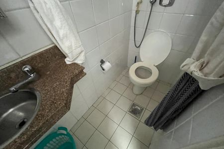 Apartamento à venda com 600m², 4 quartos e 3 vagas Apartamento à venda com 600m², 4 quartos e 3 vagasBanheiro de Serviço