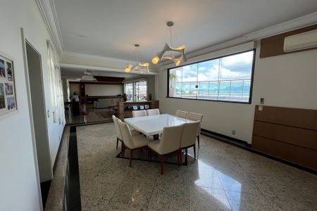 Apartamento à venda com 600m², 4 quartos e 3 vagas Apartamento à venda com 600m², 4 quartos e 3 vagasSala