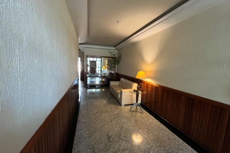 Apartamento à venda com 600m², 4 quartos e 3 vagas Apartamento à venda com 600m², 4 quartos e 3 vagasHall de entrada prédio