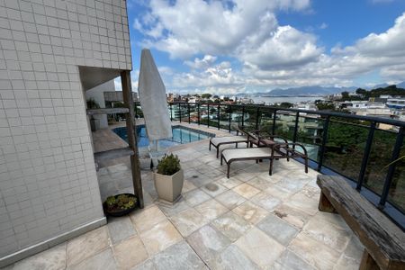 Apartamento à venda com 600m², 4 quartos e 3 vagas Apartamento à venda com 600m², 4 quartos e 3 vagasVaranda gourmet