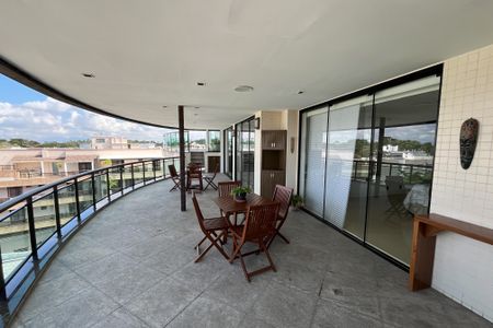 Apartamento à venda com 600m², 4 quartos e 3 vagas Apartamento à venda com 600m², 4 quartos e 3 vagasVaranda gourmet