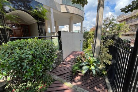 Apartamento à venda com 600m², 4 quartos e 3 vagas Apartamento à venda com 600m², 4 quartos e 3 vagasÁrea Verde