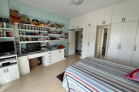 Apartamento à venda com 600m², 4 quartos e 3 vagas Apartamento à venda com 600m², 4 quartos e 3 vagasSuíte 3