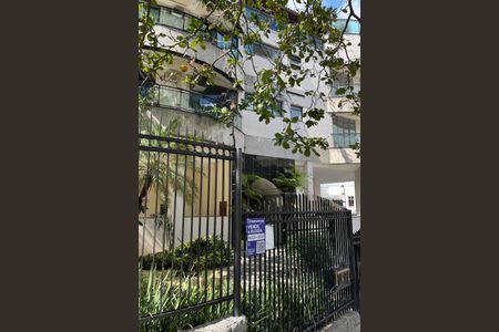 Apartamento à venda com 600m², 4 quartos e 3 vagas Apartamento à venda com 600m², 4 quartos e 3 vagasPlaca