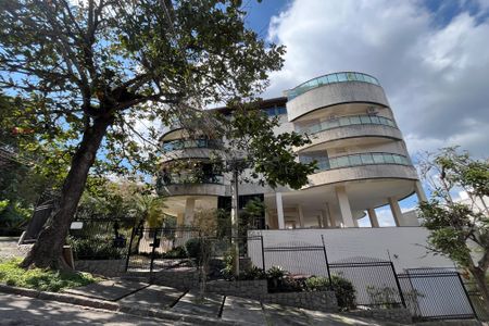 Apartamento à venda com 600m², 4 quartos e 3 vagas Apartamento à venda com 600m², 4 quartos e 3 vagasFachada